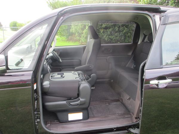 2016 Toyota Spade F Carousel 10