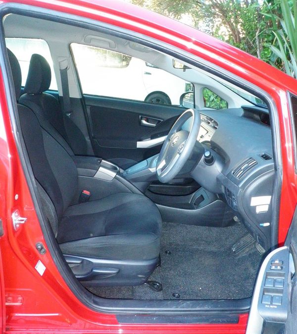 2015 Toyota Prius Carousel 6