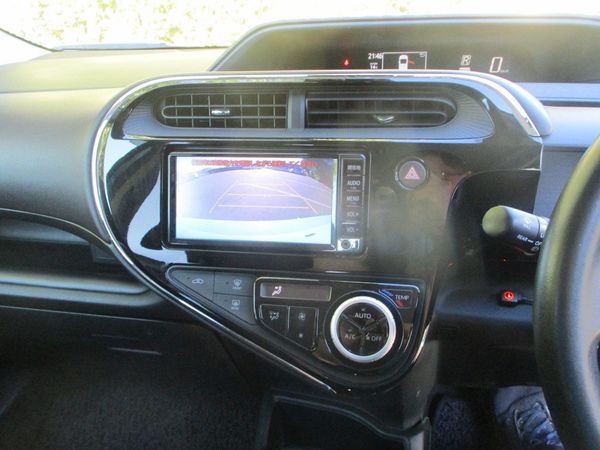 2017 Toyota Aqua G Carousel 1