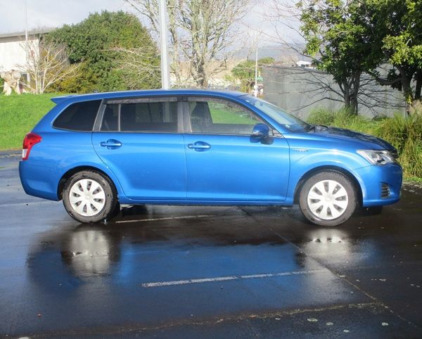 2014 Toyota Corolla Fielder Hybrid Carousel 5