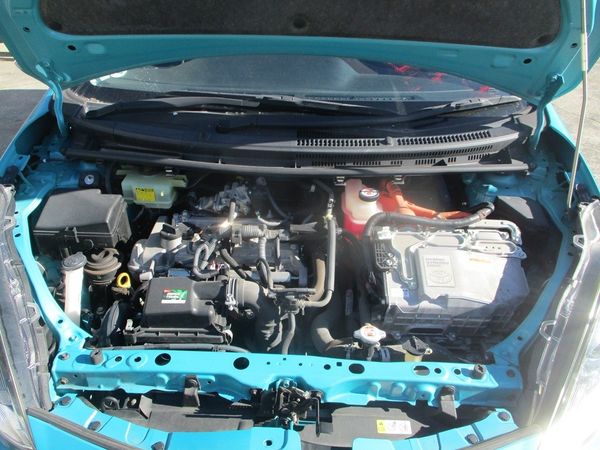 2017 Toyota Aqua G Carousel 18
