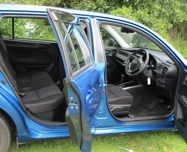 2021 Toyota Corolla Fielder Hybrid Carousel 2