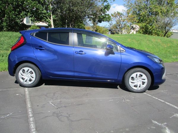 2021 Toyota Aqua X safety sense Carousel 18