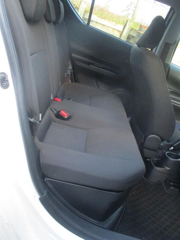 2014 Toyota Aqua S Carousel 11