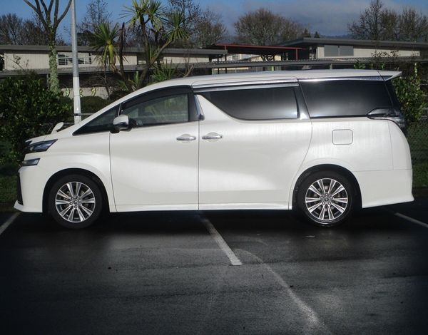 2018 Toyota Vellfire 25x Carousel 8