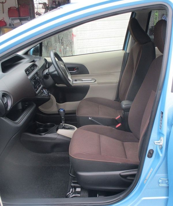 2017 Toyota Aqua G Carousel 12