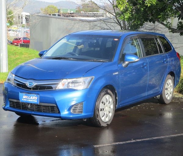 2014 Toyota Corolla Fielder Hybrid Carousel 8