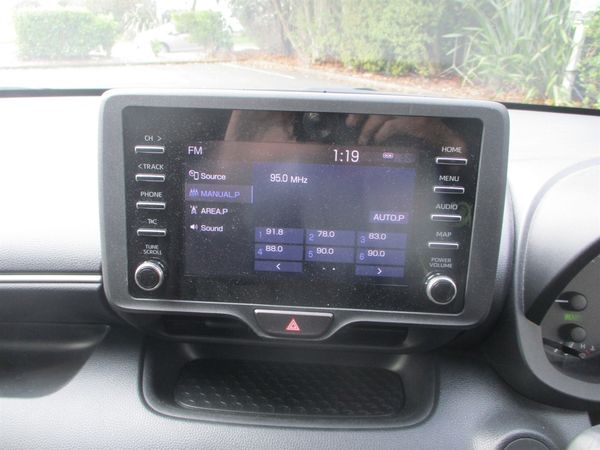 2021 Toyota Yaris Hybrid Carousel 5