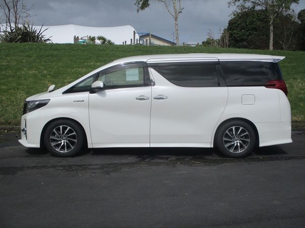 2017 Toyota Alphard Hybrid Carousel 13