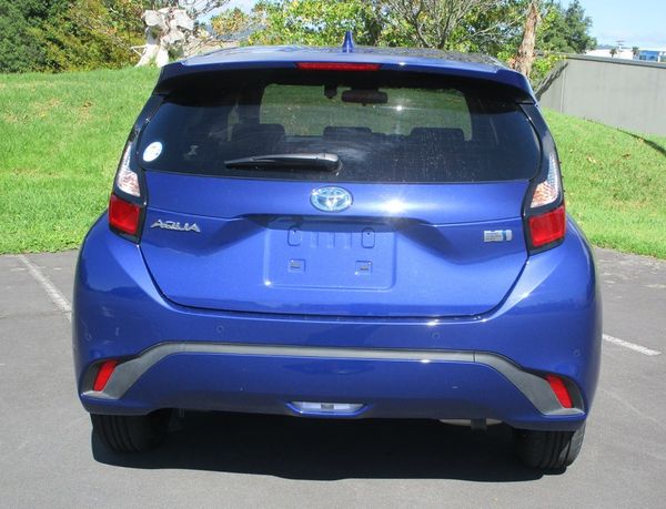 2021 Toyota Aqua X safety sense Carousel 1