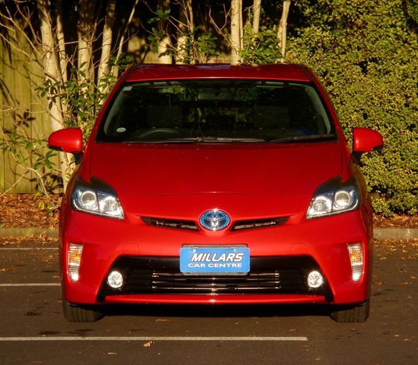 2015 Toyota Prius Carousel 14