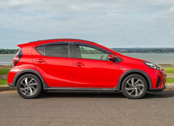 2019 Toyota Aqua CROSSOVER Carousel 18