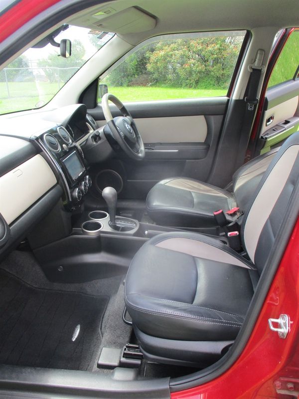 2011 Mazda Verisa Carousel 6
