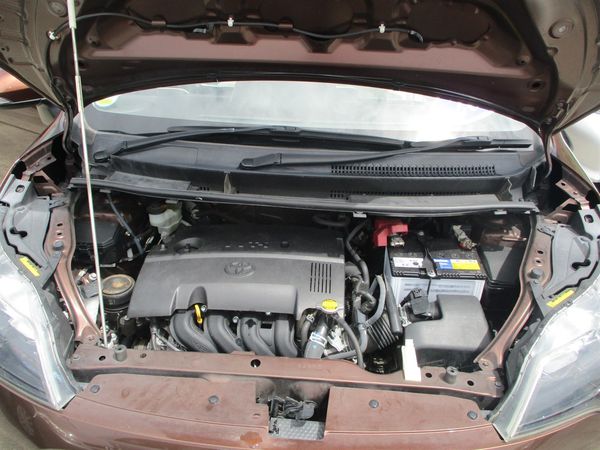 2016 Toyota Spade F Carousel 12