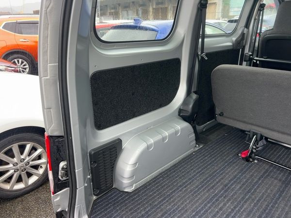 2021 Nissan NV200 5 seat Carousel 11