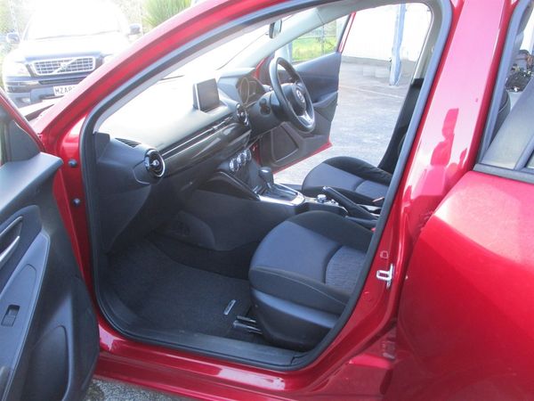 2015 Mazda Demio 13S Carousel 12