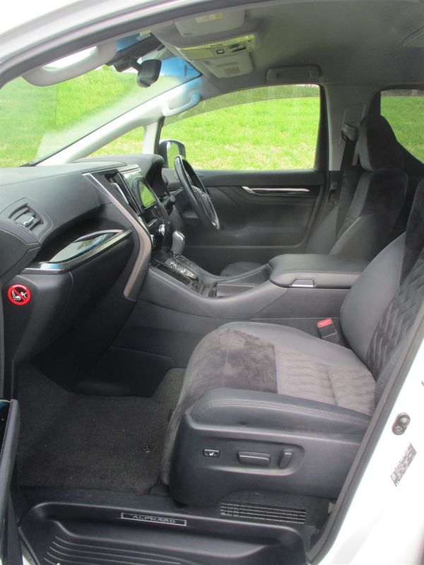 2015 Toyota Alphard Hybrid Carousel 4
