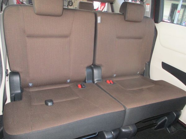 2016 Toyota Sienta Hybrid Carousel 5