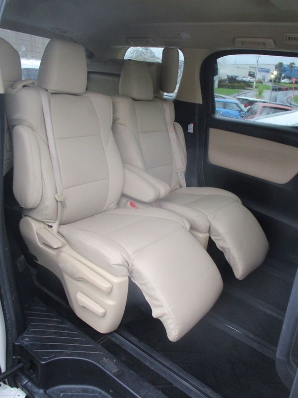 2017 Toyota Alphard Hybrid Carousel 4