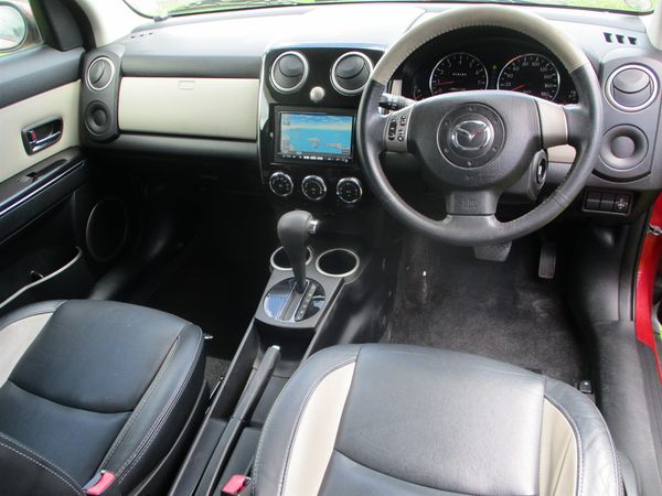 2015 Mazda Verisa L Carousel 4