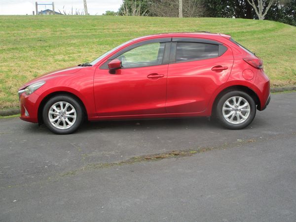 2015 Mazda Demio 13S Carousel 14