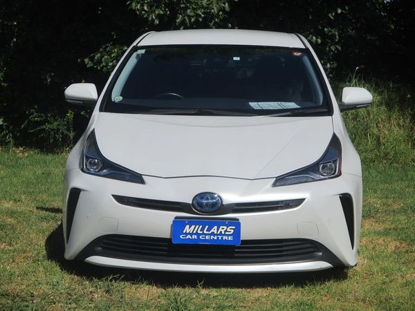 2021 Toyota Prius Carousel 8