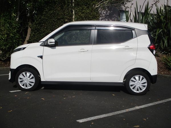 2025 Mitsubishi EK-EV G Carousel 12