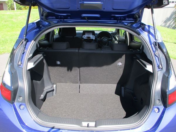 2021 Toyota Aqua X safety sense Carousel 4