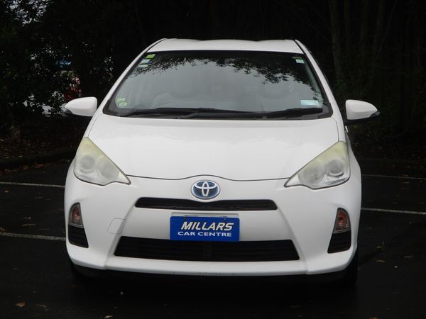 2013 Toyota Aqua Carousel 11