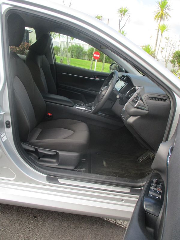 2021 Toyota Camry Hybrid Carousel 12