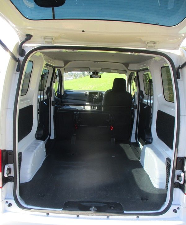 2021 Nissan NV200 Carousel 1
