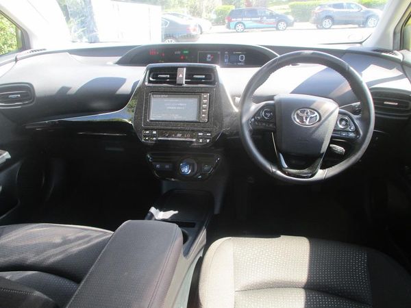 2021 Toyota Prius Carousel 12