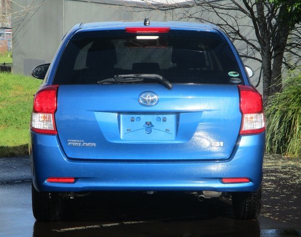 2014 Toyota Corolla Fielder Hybrid Carousel 9