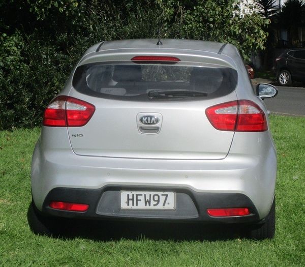 2014 Kia Rio Carousel 16