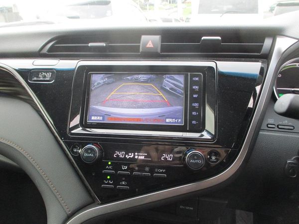 2021 Toyota Camry Hybrid Carousel 3