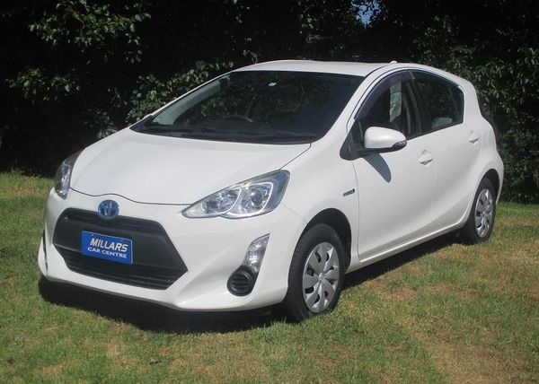 2014 Toyota Aqua S Carousel 9