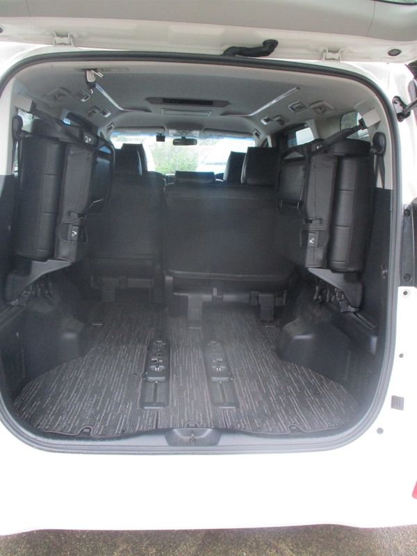 2018 Toyota Vellfire 25x Carousel 3