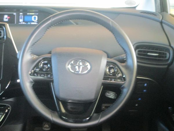 2021 Toyota Prius Carousel 4