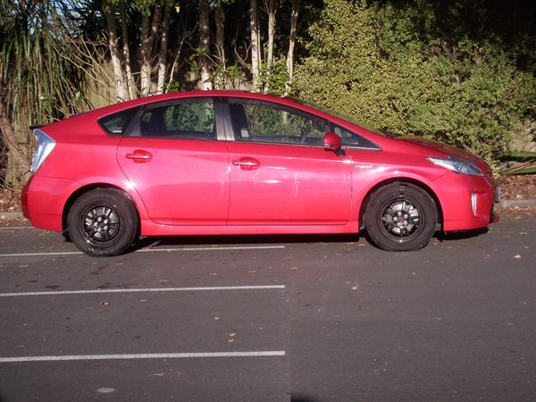 2015 Toyota Prius Carousel 12