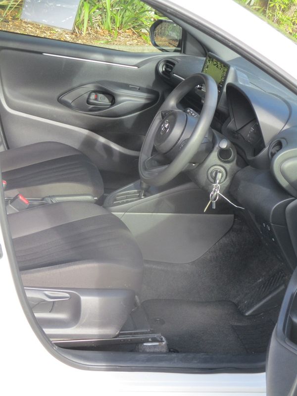 2021 Toyota Yaris Hybrid Carousel 7