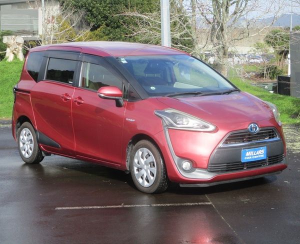 2016 Toyota Sienta Hybrid Carousel 16