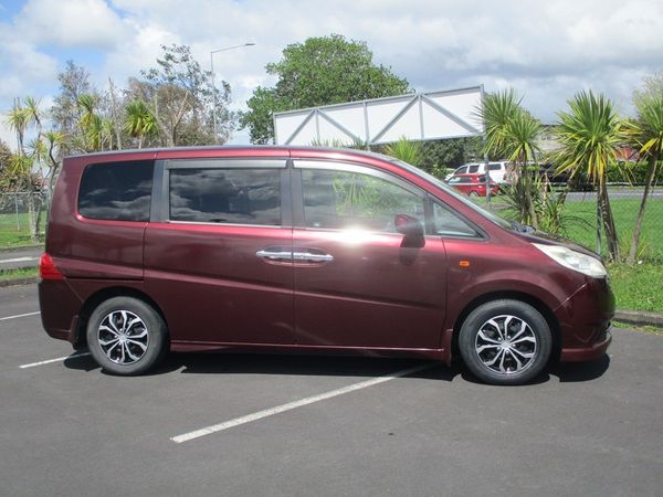 2008 Honda STEP WGN Carousel 10