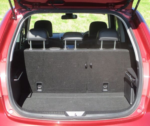 2015 Mazda Verisa L Carousel 10