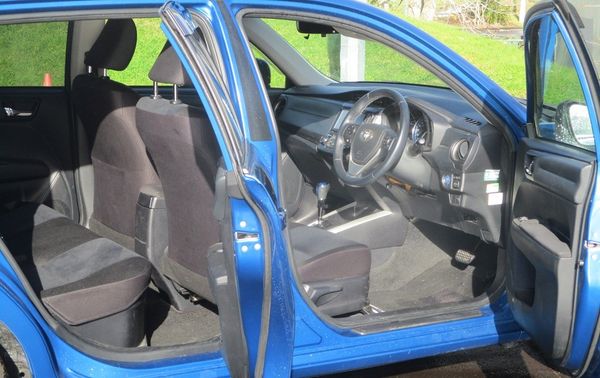 2014 Toyota Corolla Fielder Hybrid Carousel 2