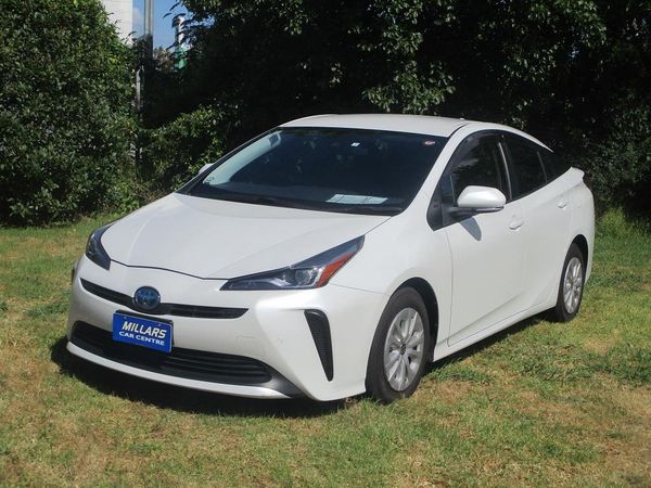 2021 Toyota Prius Carousel 10