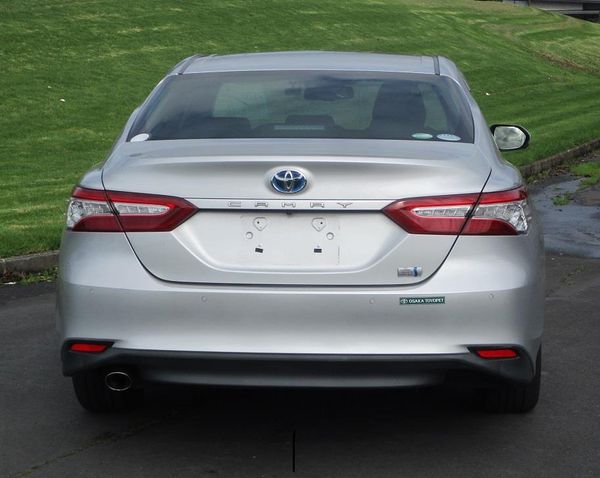 2021 Toyota Camry Hybrid Carousel 18