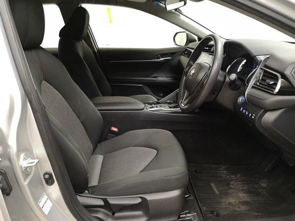 2021 Toyota Camry Hybrid Carousel 5