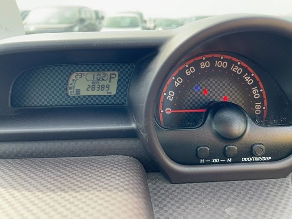 2015 Toyota Spade X Carousel 3