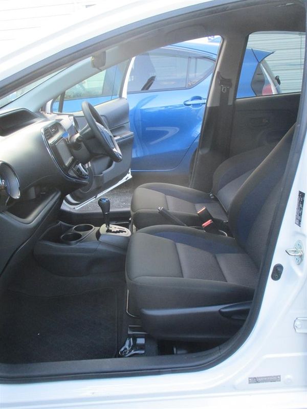 2014 Toyota Aqua S Carousel 13