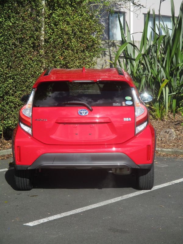 2019 Toyota Aqua CROSSOVER Carousel 2